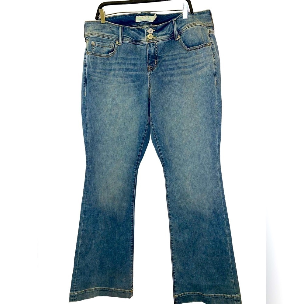 NWT Torrid Mid Rise Flare Jeans Size 18 Tall - Picture 3 of 9